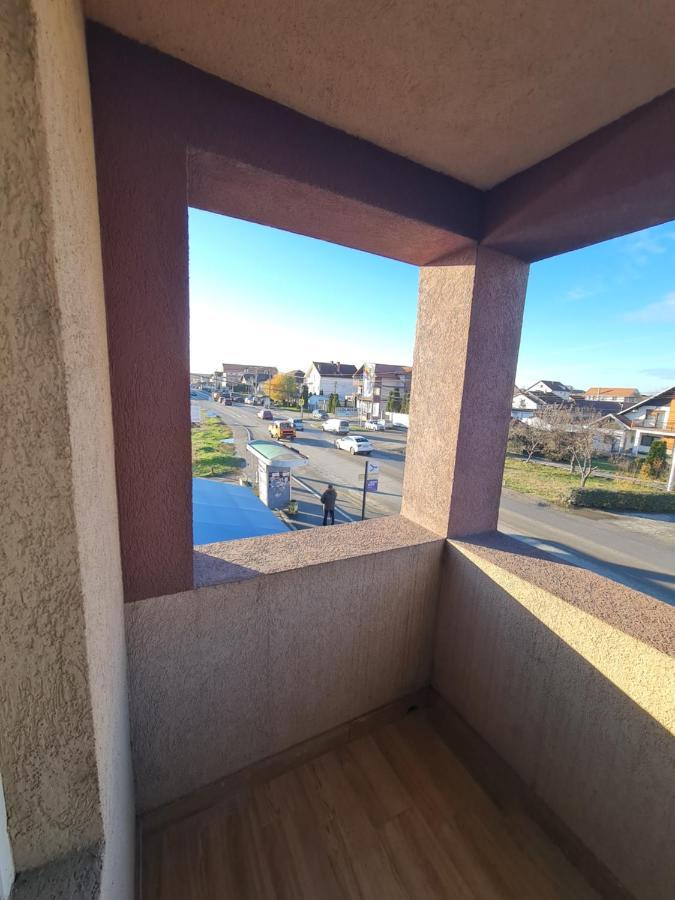 Airport Molko Apartments Surcin Экстерьер фото