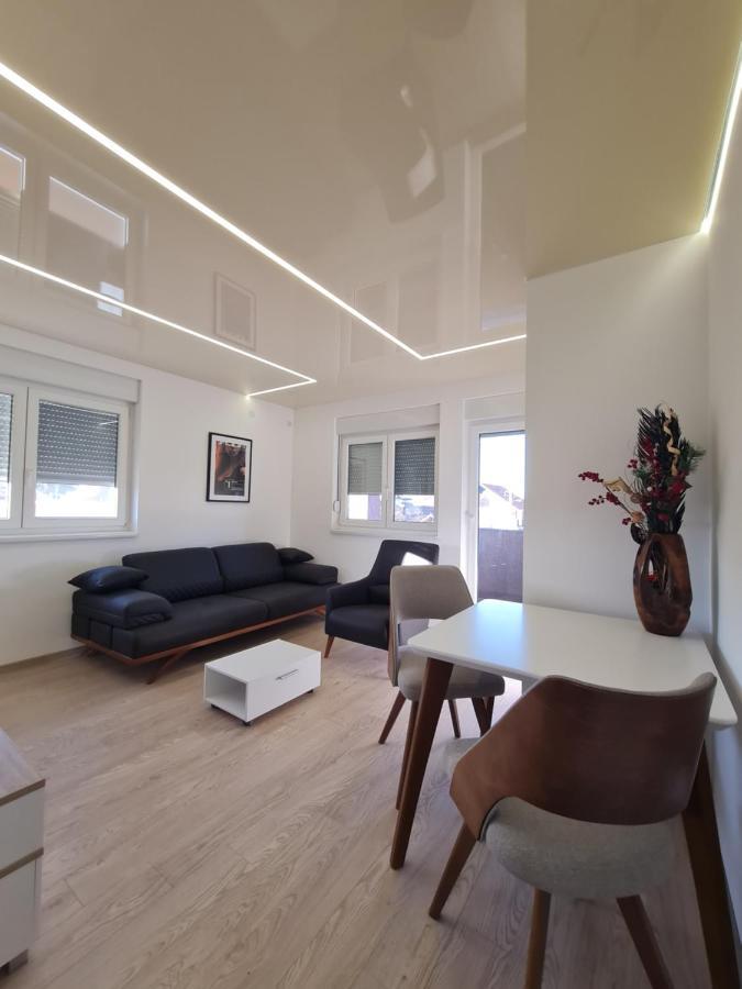 Airport Molko Apartments Surcin Экстерьер фото