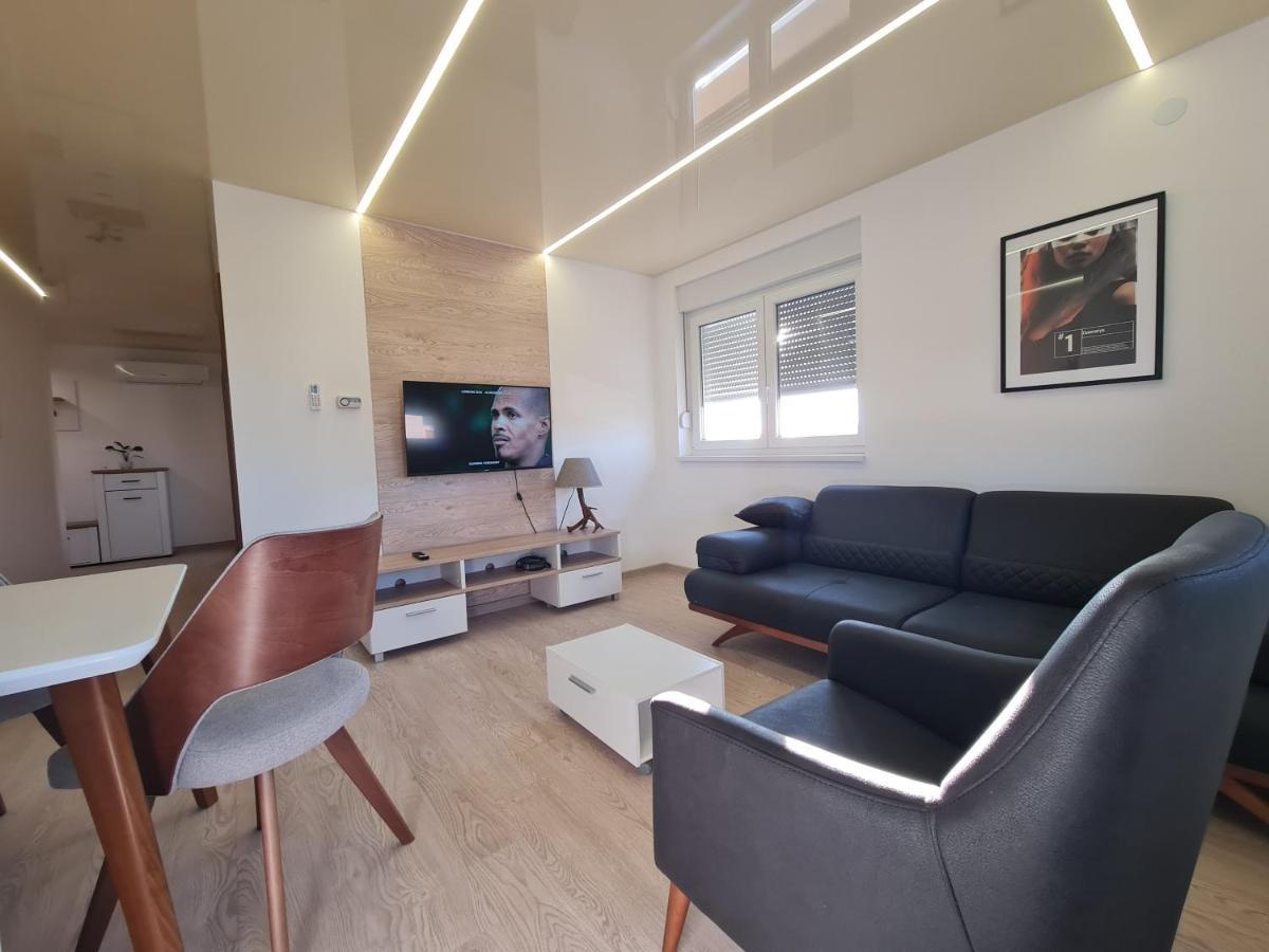 Airport Molko Apartments Surcin Экстерьер фото
