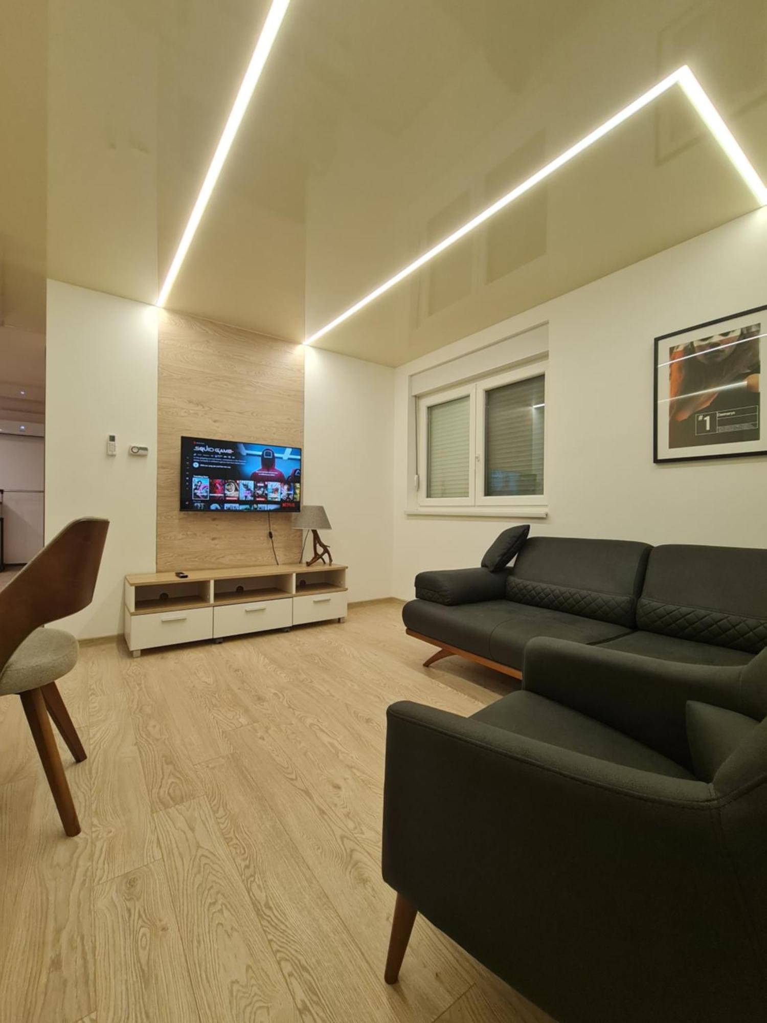 Airport Molko Apartments Surcin Экстерьер фото