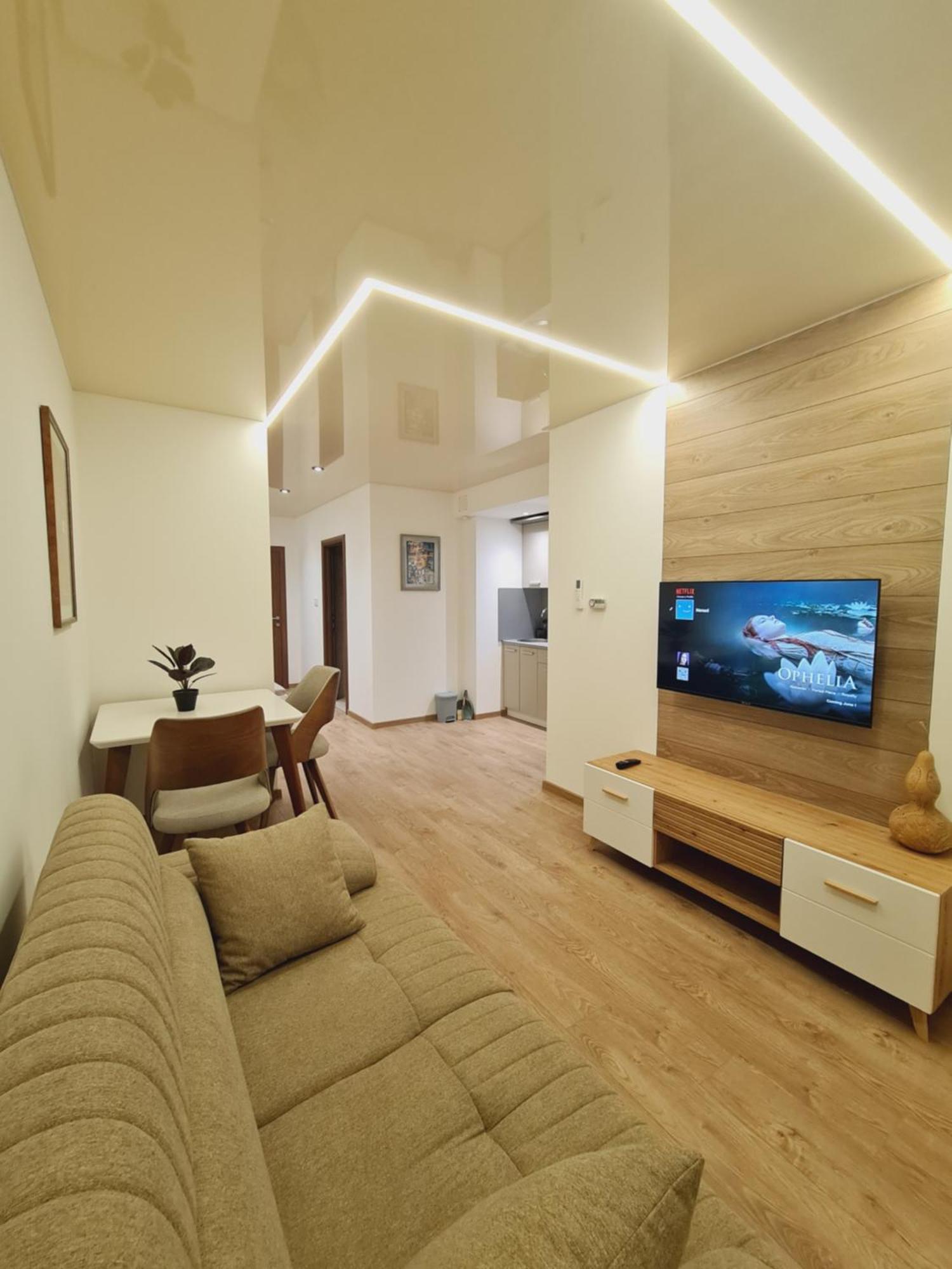 Airport Molko Apartments Surcin Экстерьер фото