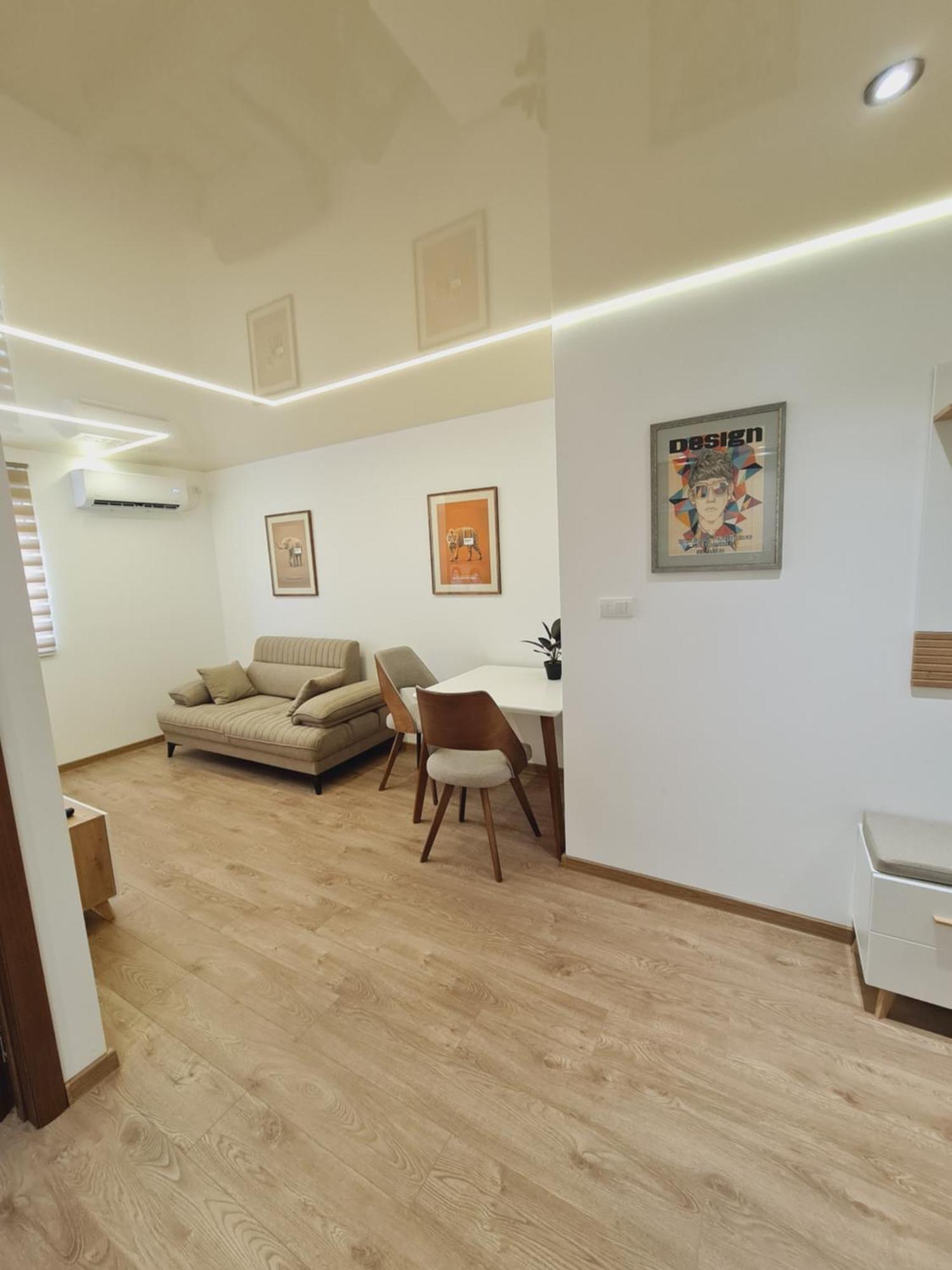 Airport Molko Apartments Surcin Экстерьер фото