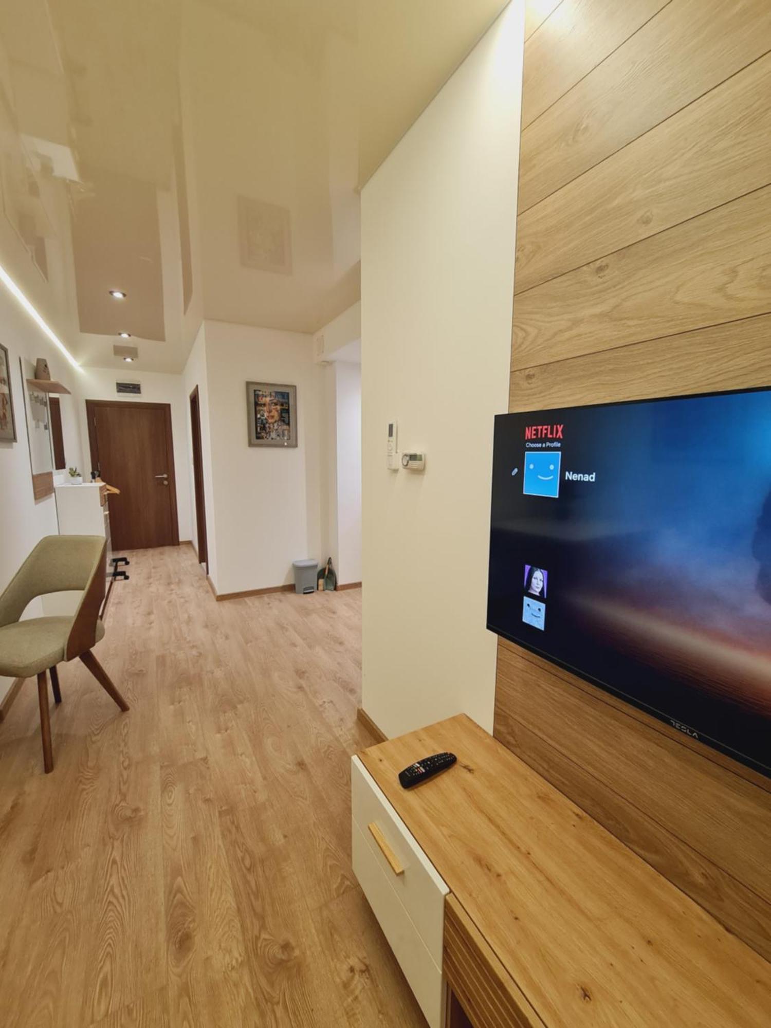 Airport Molko Apartments Surcin Экстерьер фото